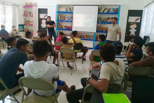 Edgard and Jonathan with children of Caimede Edgard and Jonathan with children of Caimede